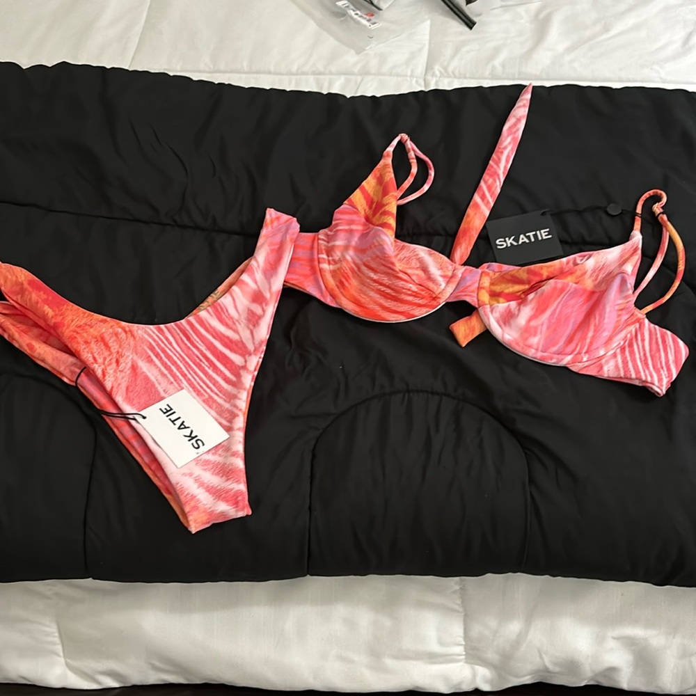 NWT Skatie bikini (Kate top and Suzanne bottom)